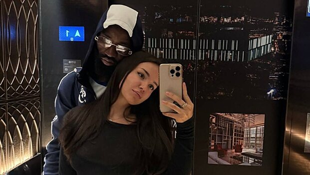 Муми Нгамалё и Никки Си