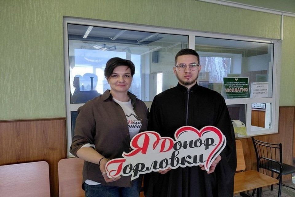    Организатор донорского движения «Живи сейчас» Галина Постникова и один из главных активистов донорства диакон Роман Шуклин. Фото: Личный архив