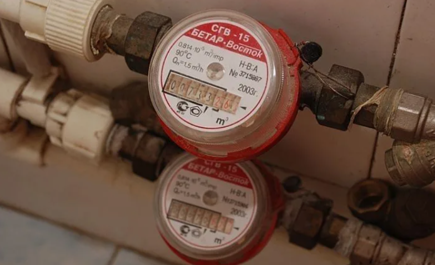 Когда собственнику квартиры должны сделать перерасчет коммунальных платежей даже при наличии счетчика