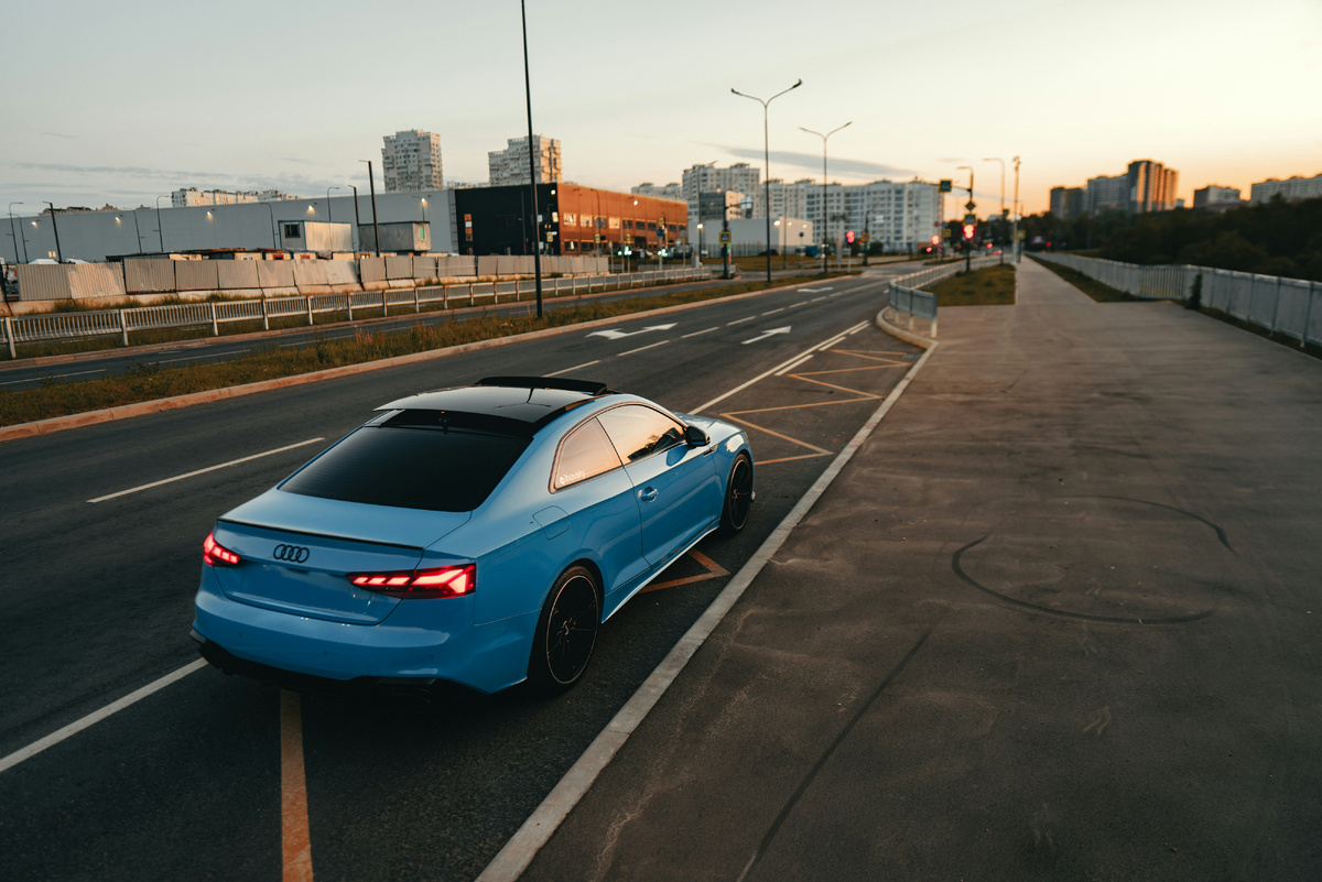     Andrey Stakhovskiy/Unsplash