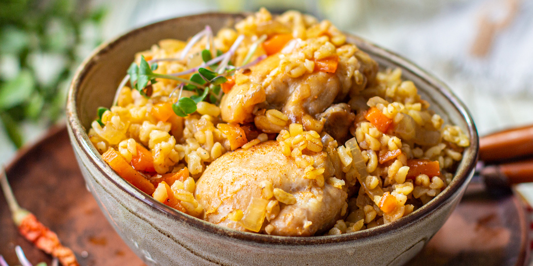Обед из курицы «на раз-два»: ленивый «плов» из булгура за 40 минут