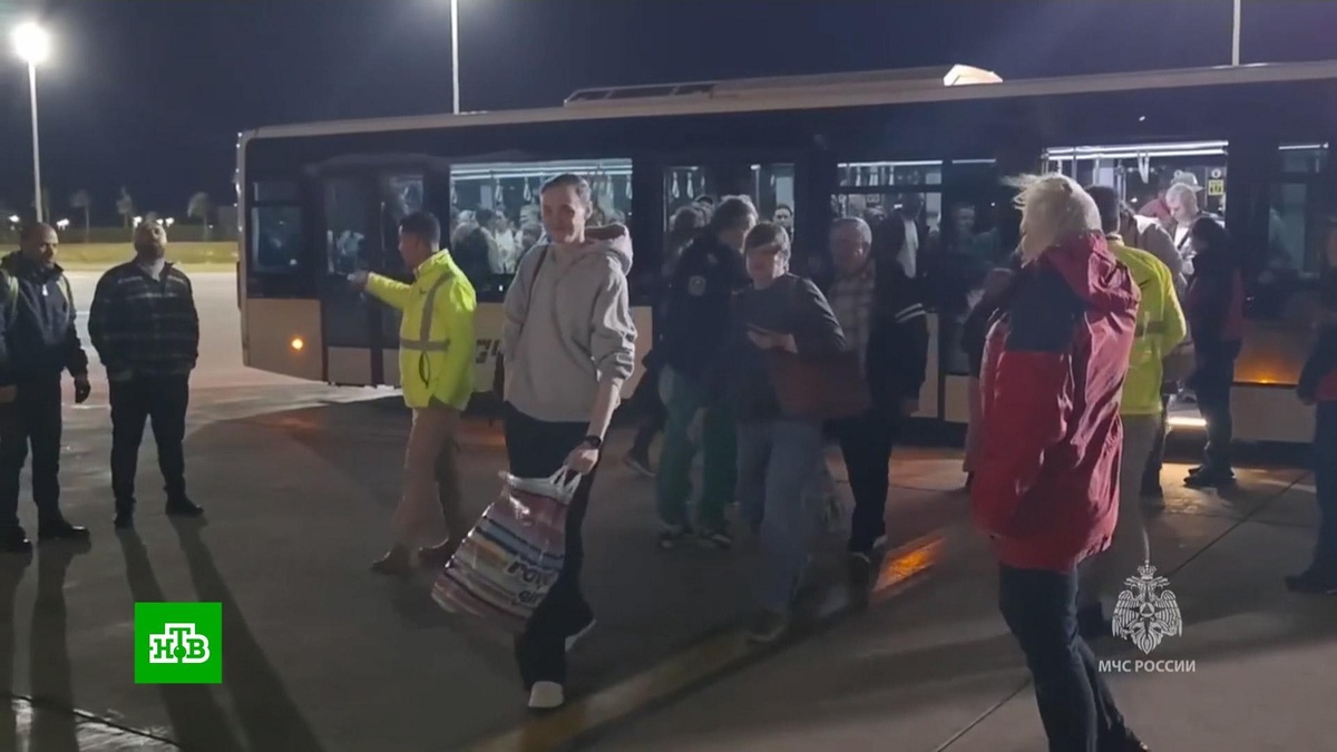    В Москву из    Абу-Даби    вылетел первый рейс после закрытия воздушного пространства