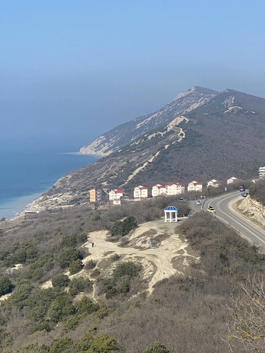 2.Большой утриш вид с горы (летом краски ярче)