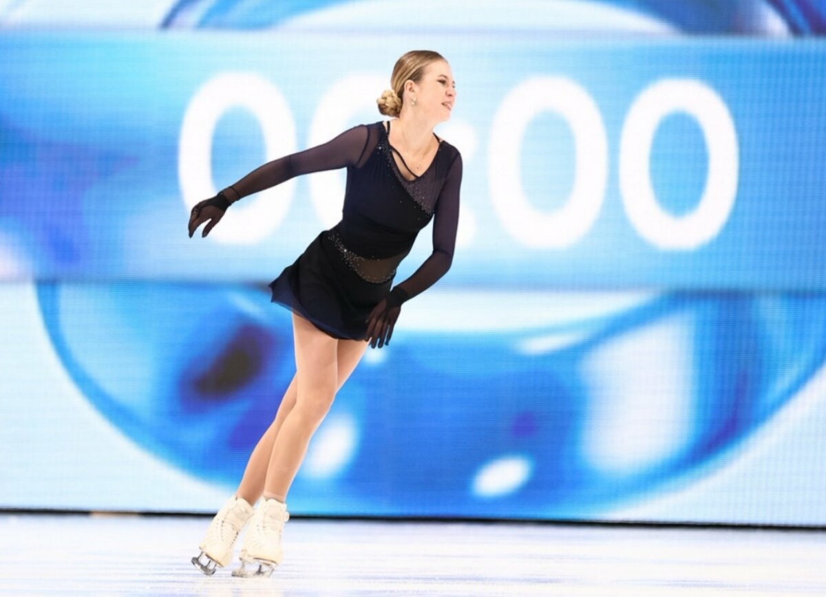     Трусова поразила иностранцев четверным лутцем в каскаде: ненормальная - в хорошем смысле