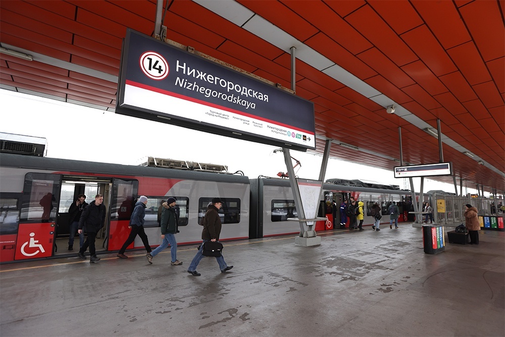    Станция МЦК "Нижегородская" очень нужна пассажирам, так как здесь сходятся две ветки метро, МЦК и МЦД-4. / Роман Наумов