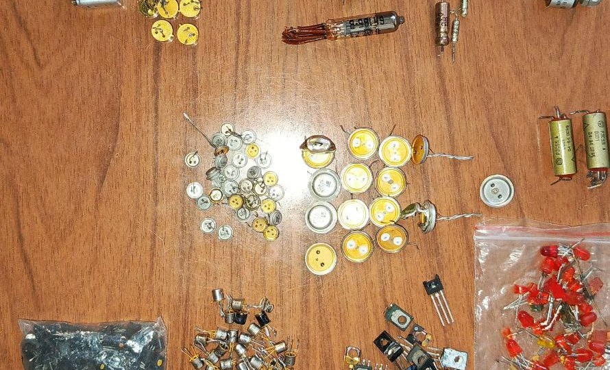 9 видов радиодеталей, содержащих золото, серебро, палладий или платину, которые принимаются в скупках