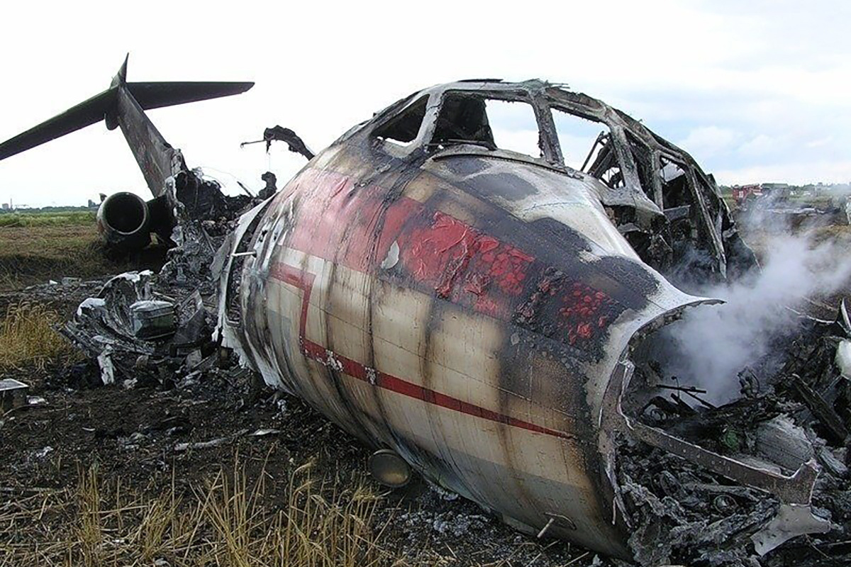 «05 красный» Ту-134А Крым, Симферополь, Гвардейский, 10 июля 2006 года