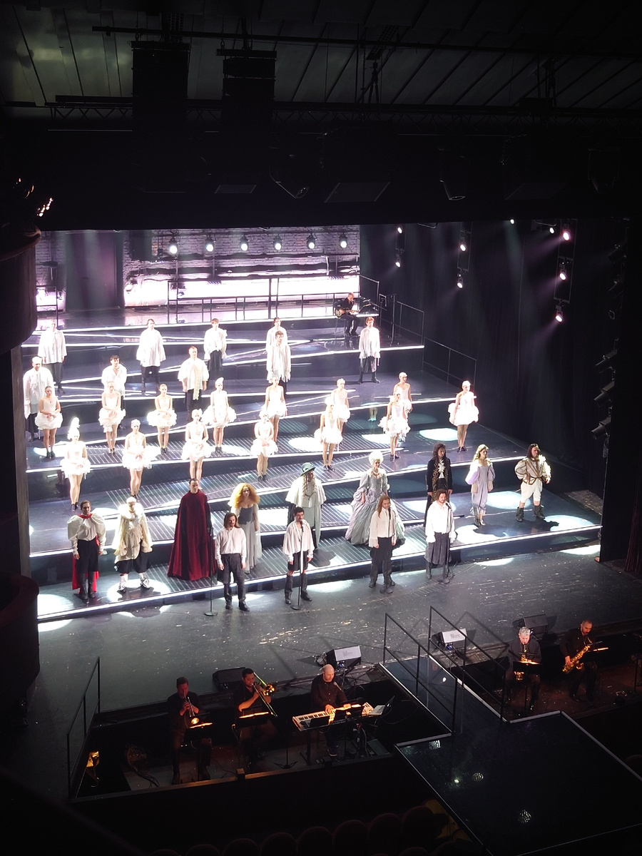 Фото автора. Поклоны.