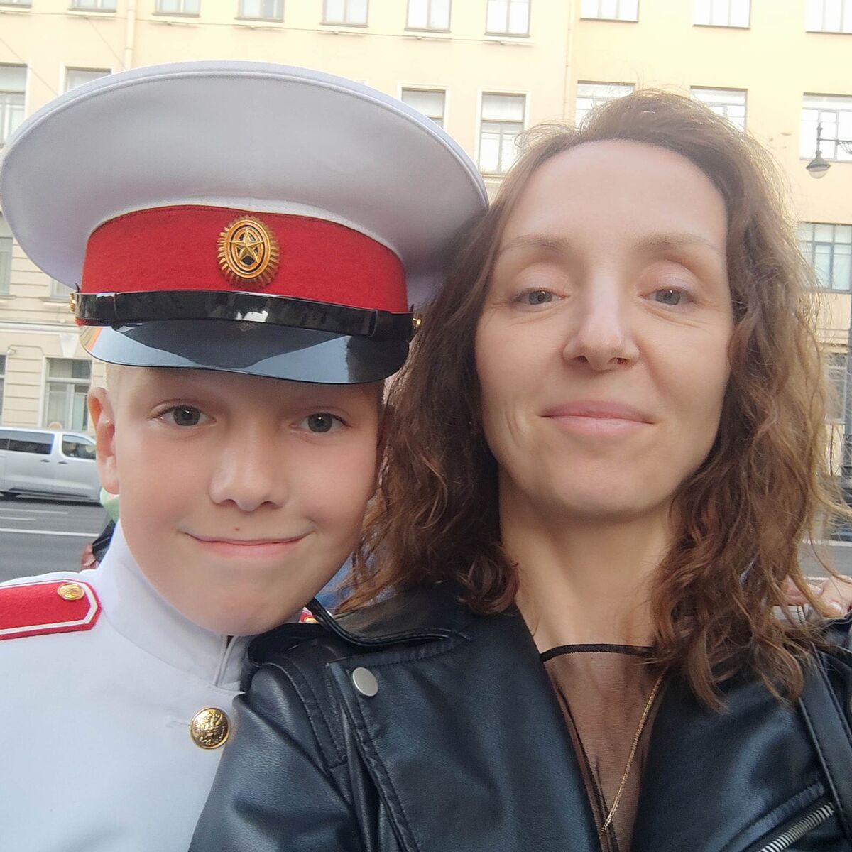 Привет! Я Ксюша, мама пятерых. Долгое время занималась тхэквондо, недавно закончила обучение на фитнес-тренера. Здесь рассказываю о своей жизни как она есть. Всем рада, присоединяйтесь!