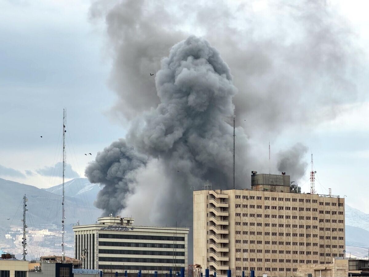    Дым на месте взрыва в Тегеране | © AP Photo / Mohsen Ganji