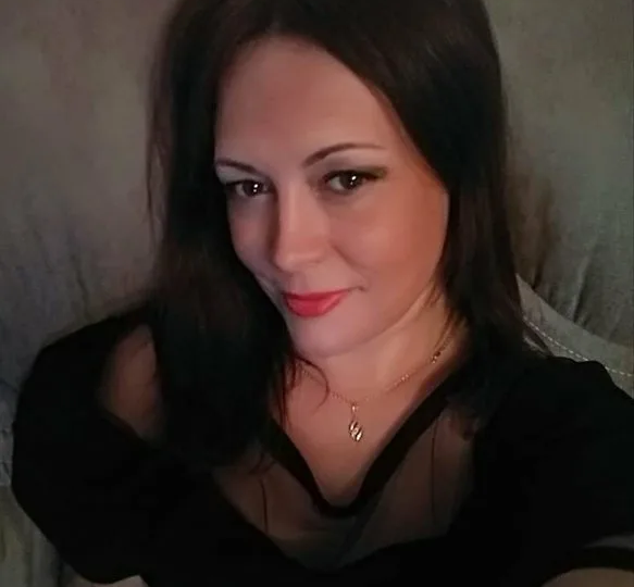 "Пустила подругу пожить в квартиру мамы "на пару недель, пока ремонт". Приехала через месяц и обнаружила за дверью чужую семью