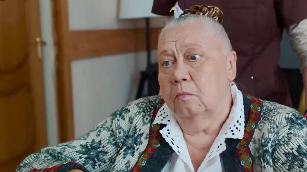    Кадр из к/ф "Ёлки-5" (2016). Режиссёры Тимур Бекмамбетов, Александр Котт и другие, "Базелевс"