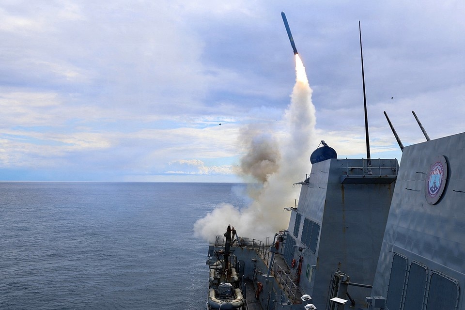    КСИР сообщил о полном перекрытии Ормузского пролива REUTERS