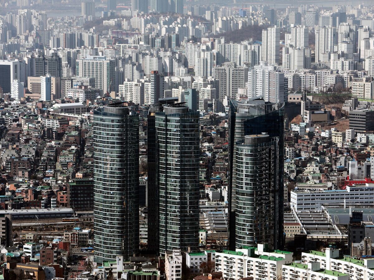    Вид на Сеул со смотровой площадки парка Намсан | © РИА Новости / Мария Плотникова