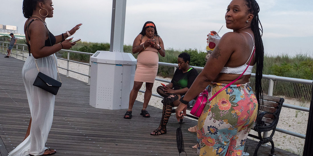 Американка приехала в русскую деревню и потребовала отвезти её обратно в Москву