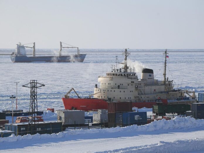    Логистическая сингулярность 2032: Анализ пяти путей Савельева и возрастающая значимость ледоколов в изменившемся мире.