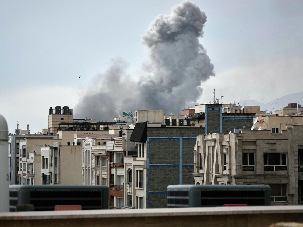    Дым на месте взрыва в Тегеране | © AP Photo / Vahid Salemi