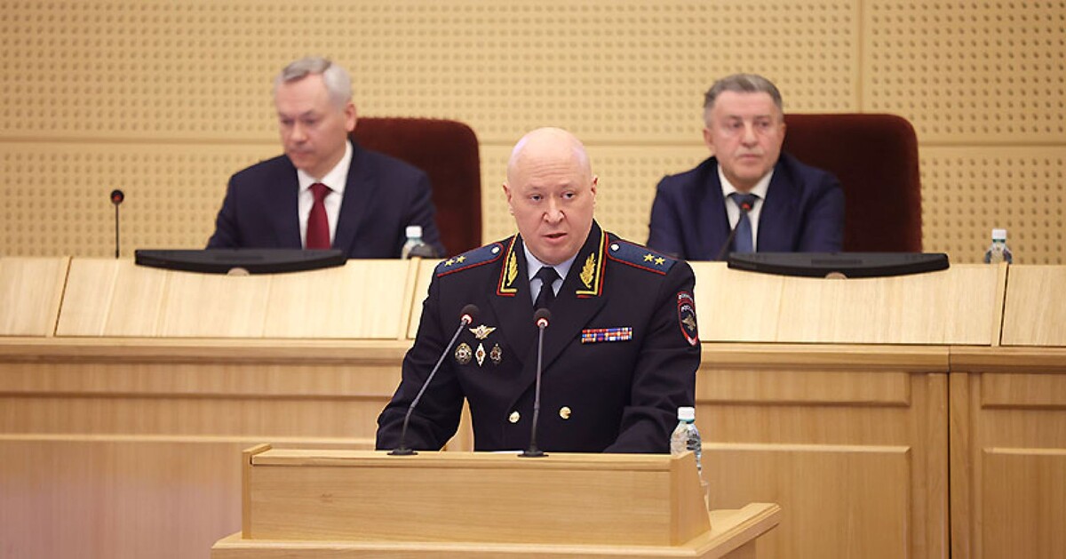 Традиционно в начале года глава ГУ МВД по Новосибирской области выступает с докладом на сессии заксобрания.