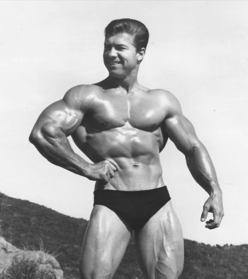 Но что если я вам скажу одну интересную вещь - и Арнольду было на кого ориентироваться и кого провозгласить кумиром. 