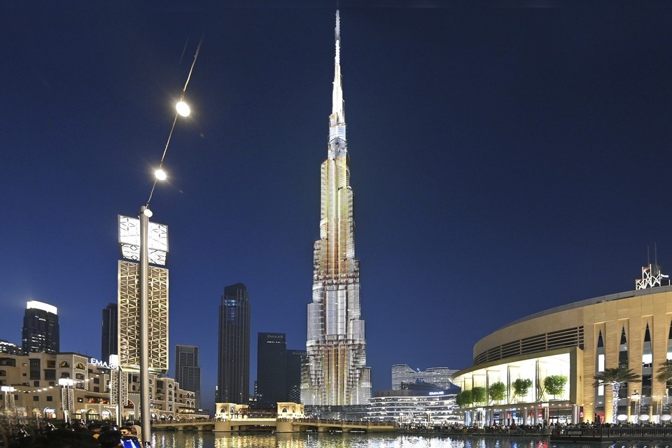    Дмитриев рассказал о мощном послании президента ОАЭ, речь идёт о прогулке в ТЦ GLOBAL LOOK PRESS