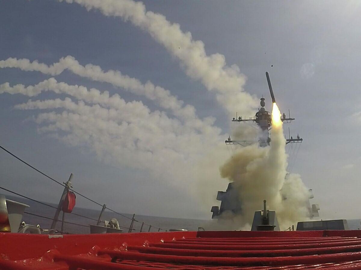    Пуск ракеты Tomahawk с борта эсминца ВМС США Frank E. Petersen Jr. во время операции "Эпическая ярость" | © Фото : U.S. Navy