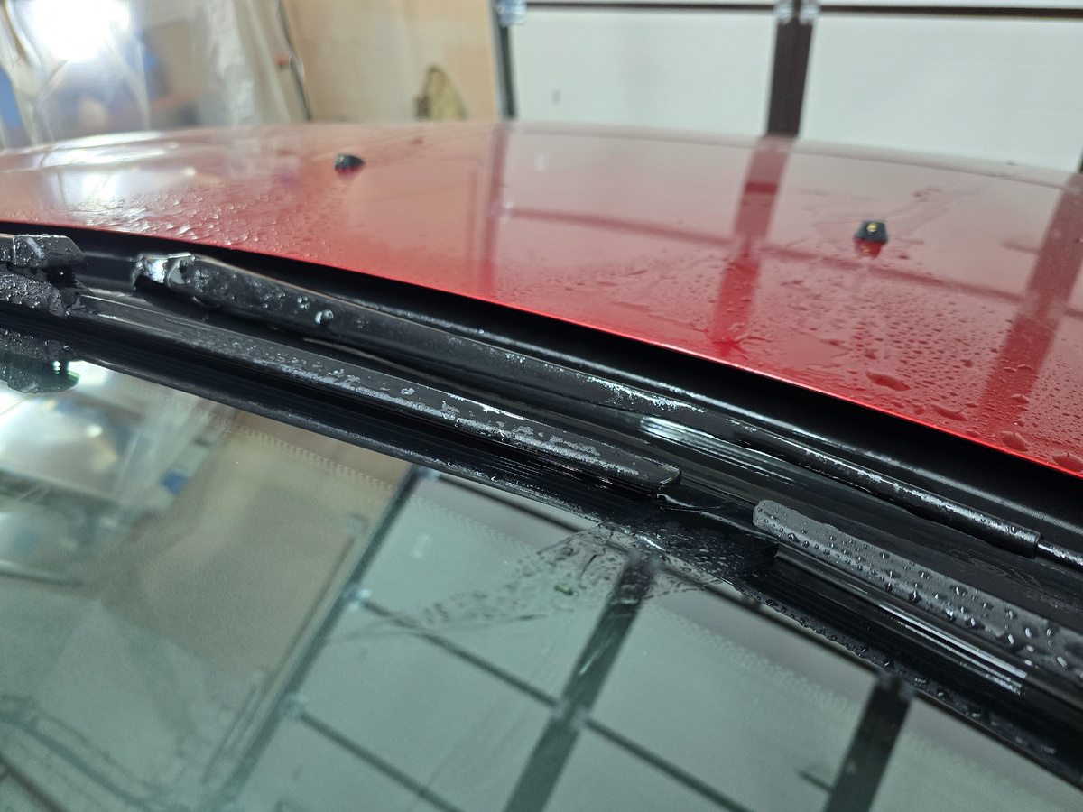 Деталь при осмотре должна быть сухая, в данном случае жухлость не так видна, какая есть на самом деле.