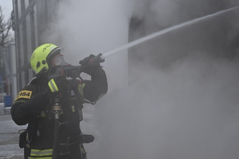    Пожар произошел в пятиэтажке на улице Карла Либкнехта в Иркутске 3 марта. Иван МАКЕЕВ
