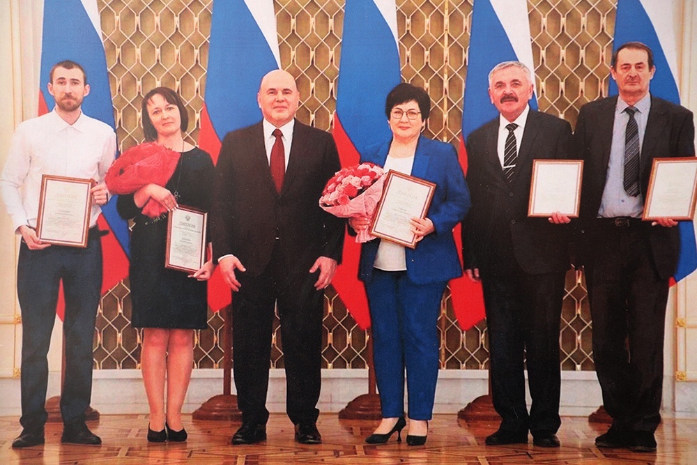    Журналисты "Голоса правды" были отмечены премией правительства РФ. Награду вручал премьер Михаил Мишустин. / Фото: Владимир Аносов