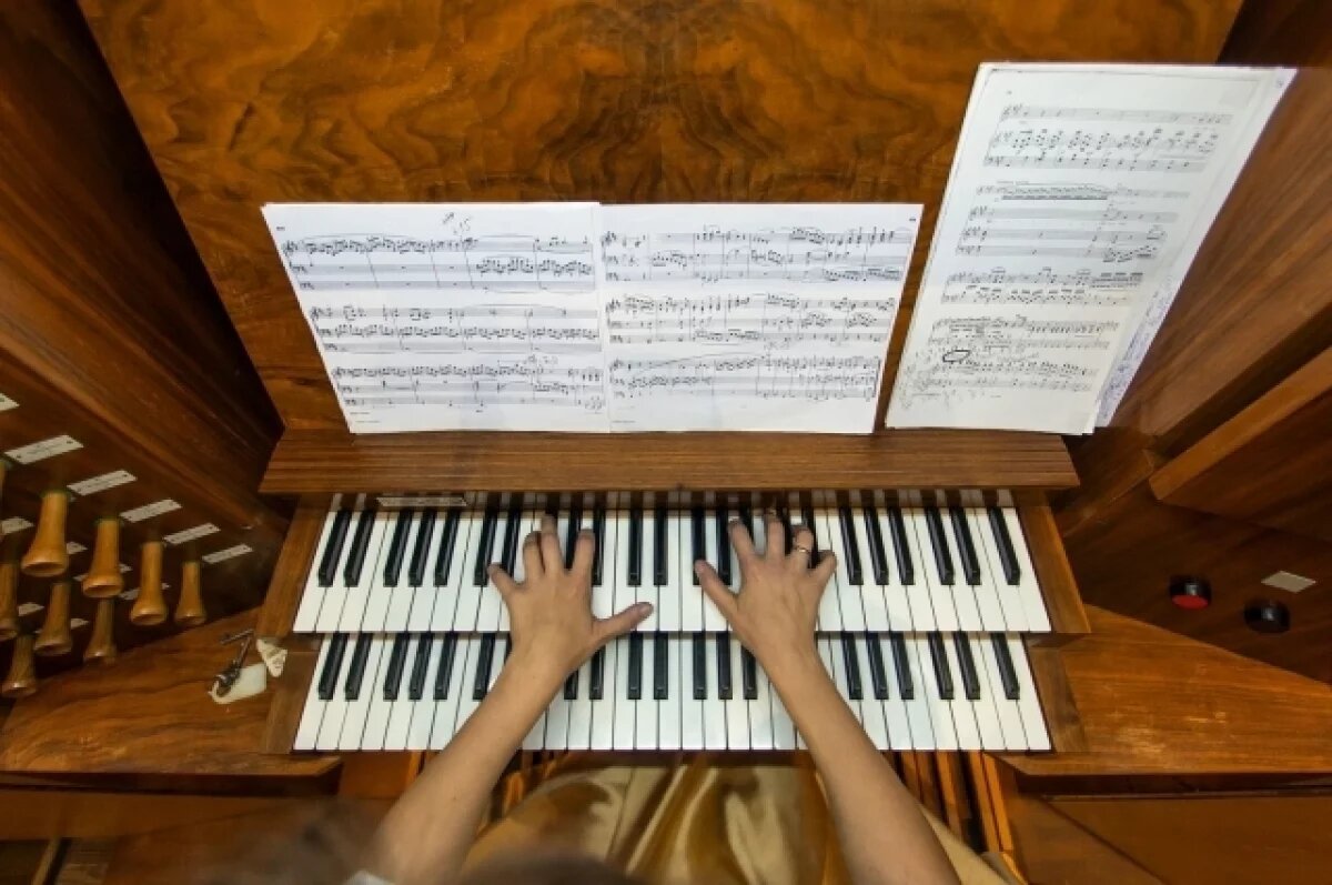    В Салехарде установили орган — впервые в истории города