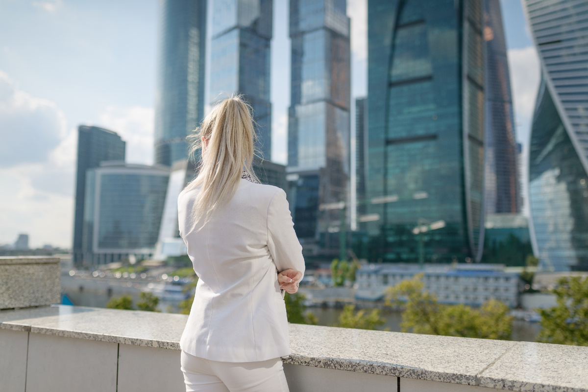 Иногда клиент ищет не объект, а ту версию себя, которая могла бы здесь жить.