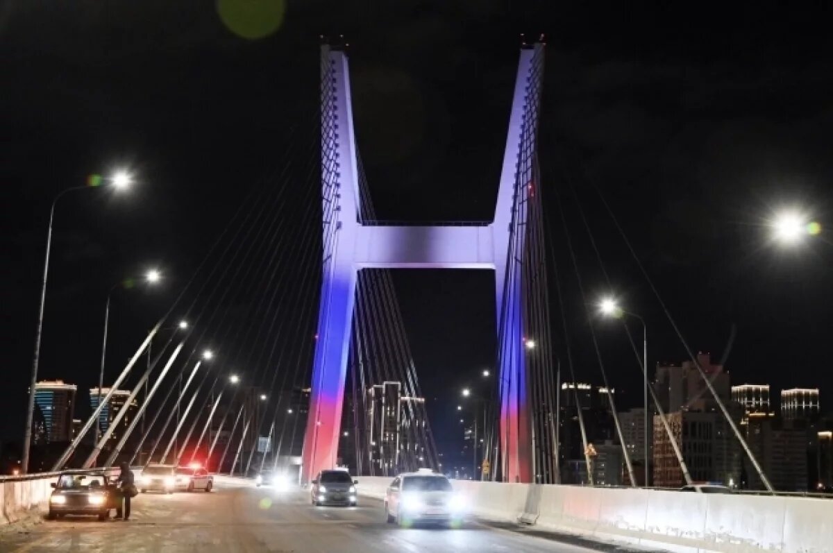    Более 1,2 млн автомобилей проехало по новому мосту в Новосибирске