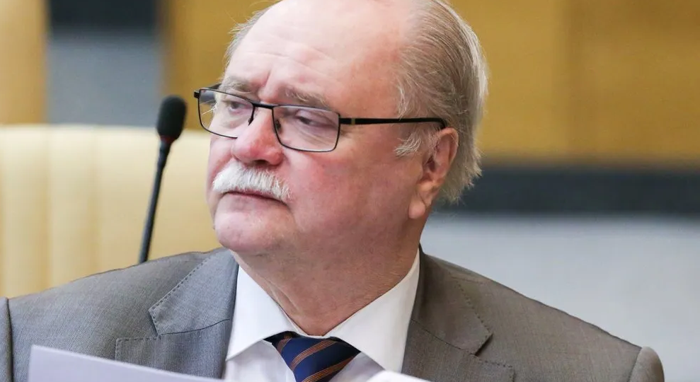 «Мы до сих пор доедаем его наследие»: Бортко объяснил, почему решил снять картину о Сталине