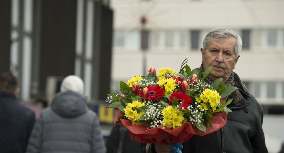    Продажа цветов в преддверии 8 марта в Москве / Медиасток.рф
