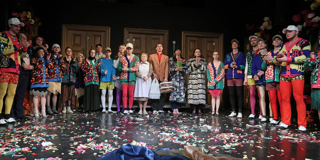 "Орфей спускается в ад": Как в Екатеринбурге прошла последняя премьера спектакля Николая Коляды