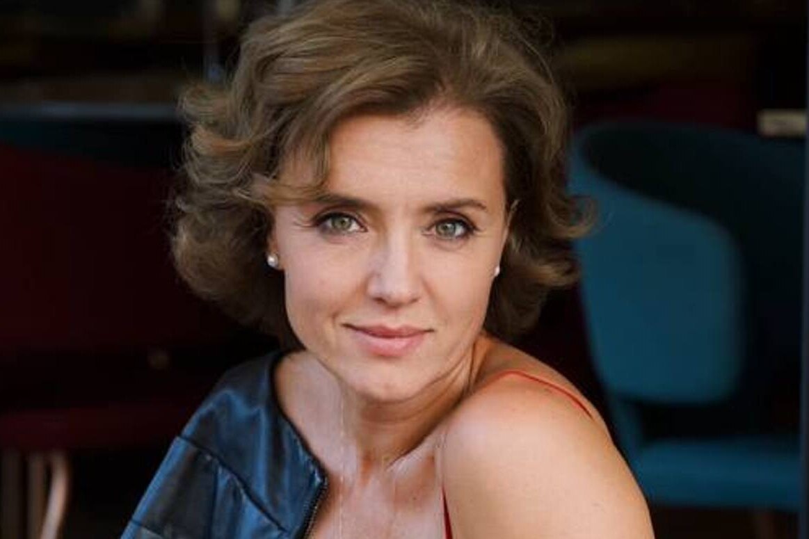     «Каюсь. Мне брюнеты не нравятся!»: Ксения Алферова сбежала со спектакля Бурака Озчивита и потроллила бывшего мужа