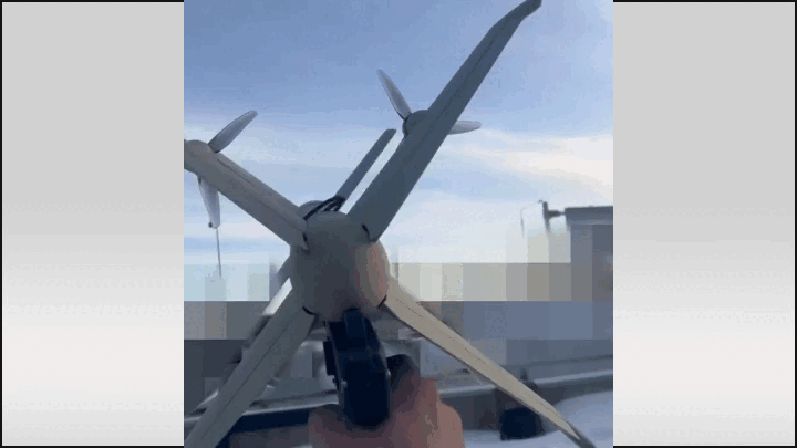    Дешёвый и простой дрон "Ёлка" способен выполнять ту же работу, что и лазерный комплекс стоимостью в миллионы долларов. Источник: ТГ-канал "Военный Осведомитель"