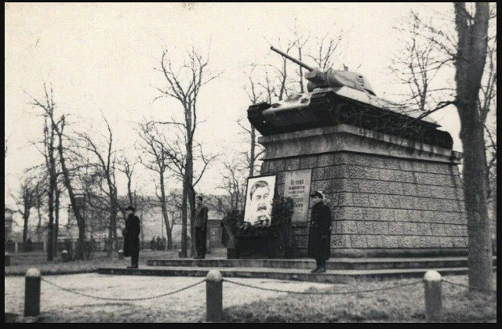 Самый ранний снимок этого танка в городе Гримма, март 1953 года.
