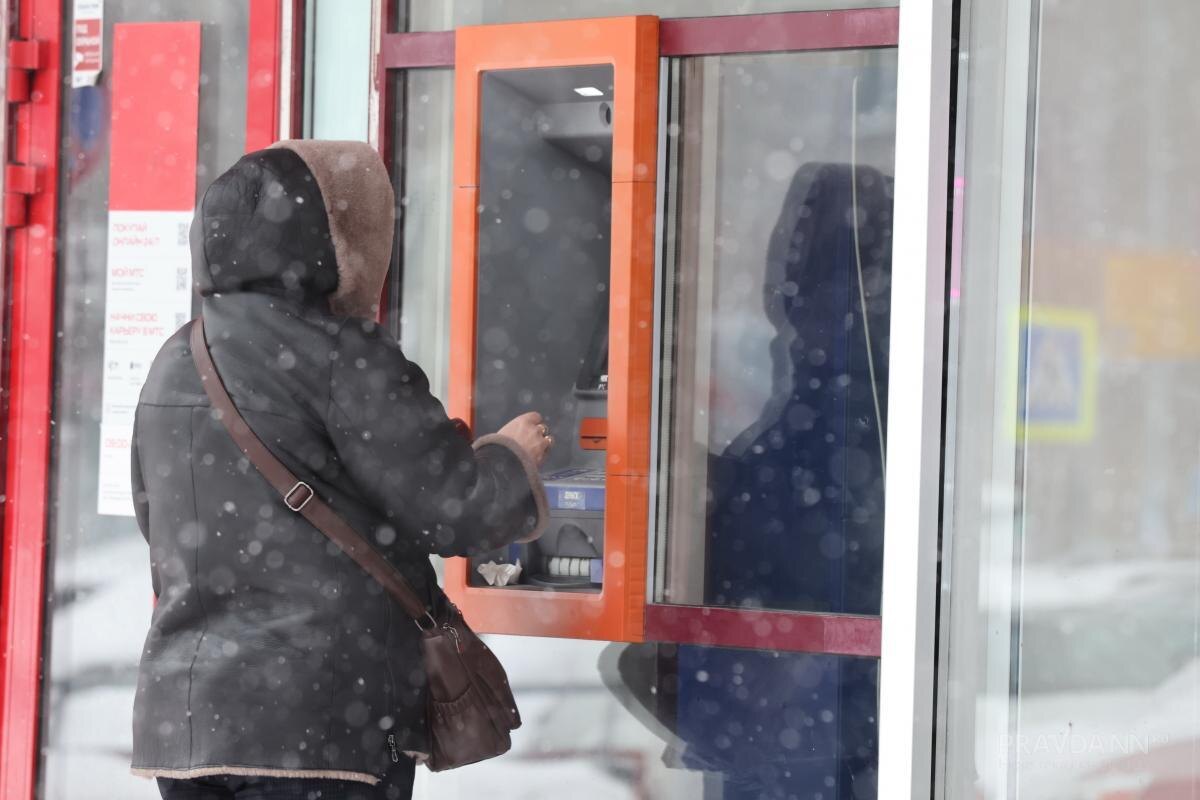    В случае нехватки денег большая часть опрошенных предпочтет обратиться в кредитную организацию