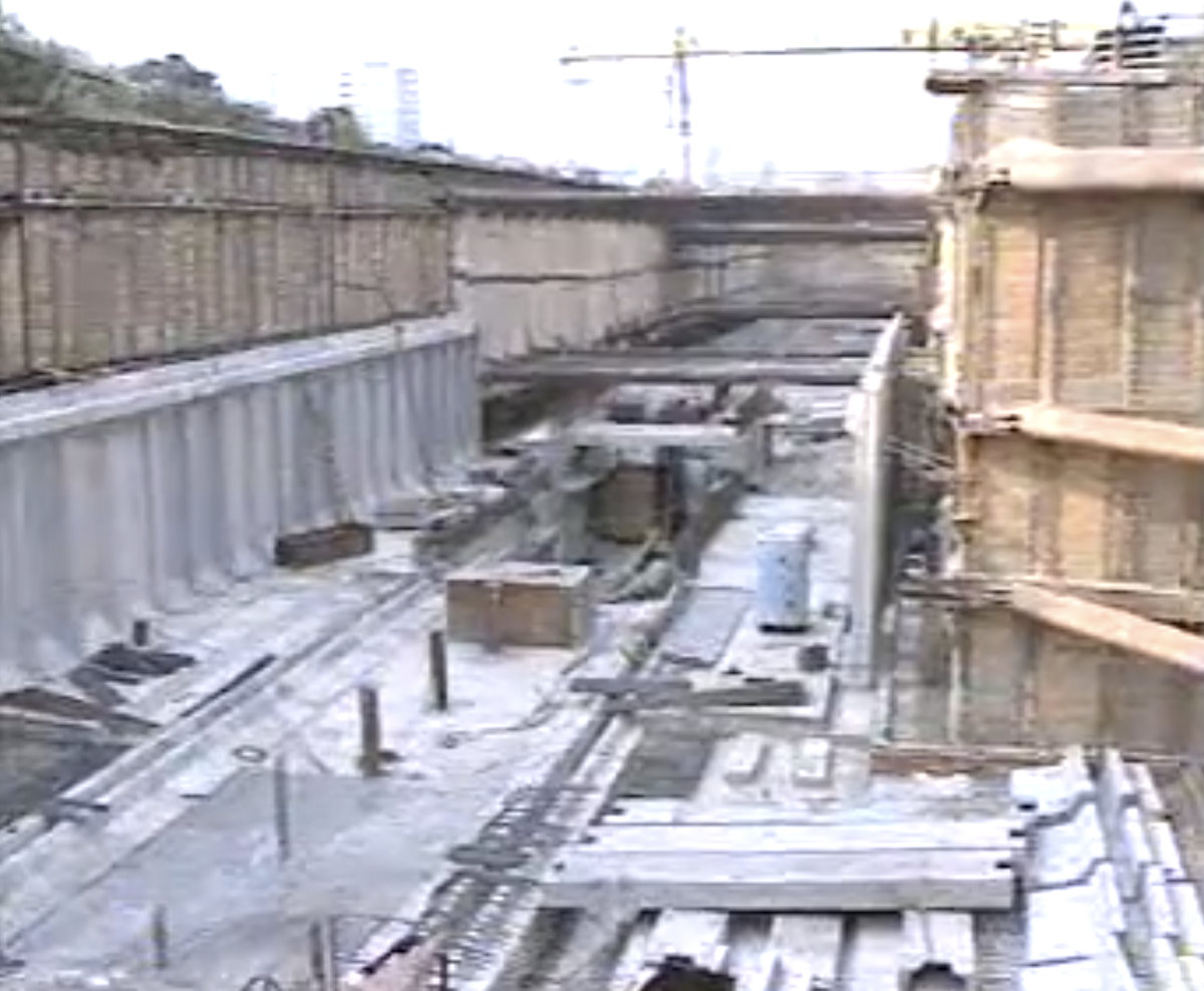 Ещё один скриншот со строительства в 1997 году.