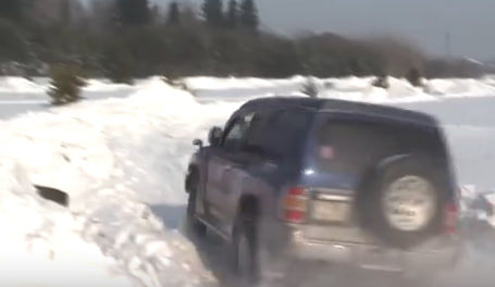     В Енисейском округе прошли зимние гонки внедорожников