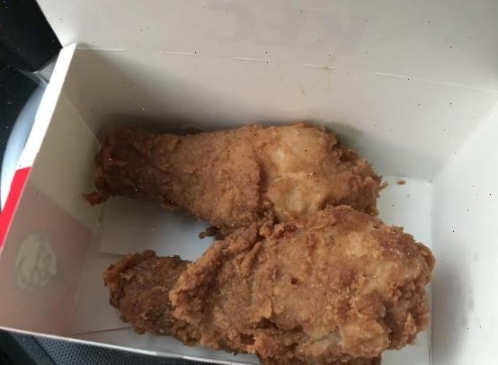 Вот те самые куриные ножки из KFC. Самое вкусное в них - панировка