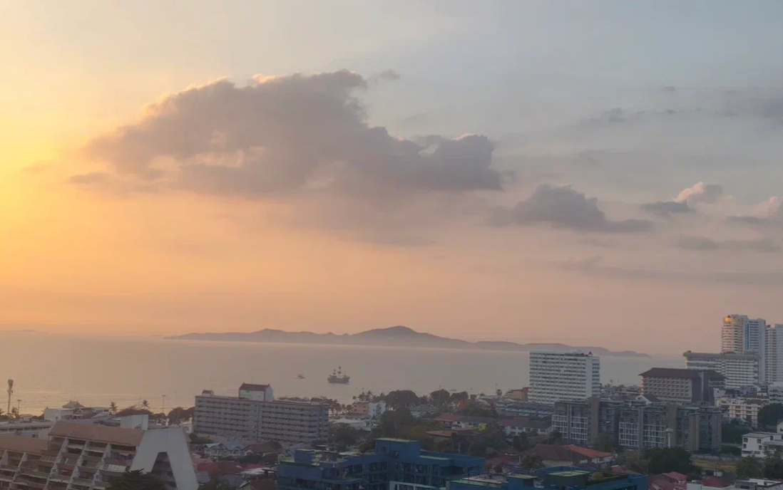 Фото автора. Вид из окна на море и остров