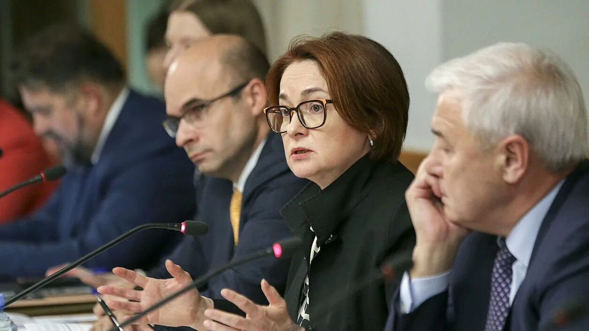 Рубль под давлением? Что изменит новое бюджетное правило и стоит ли ждать ослабления