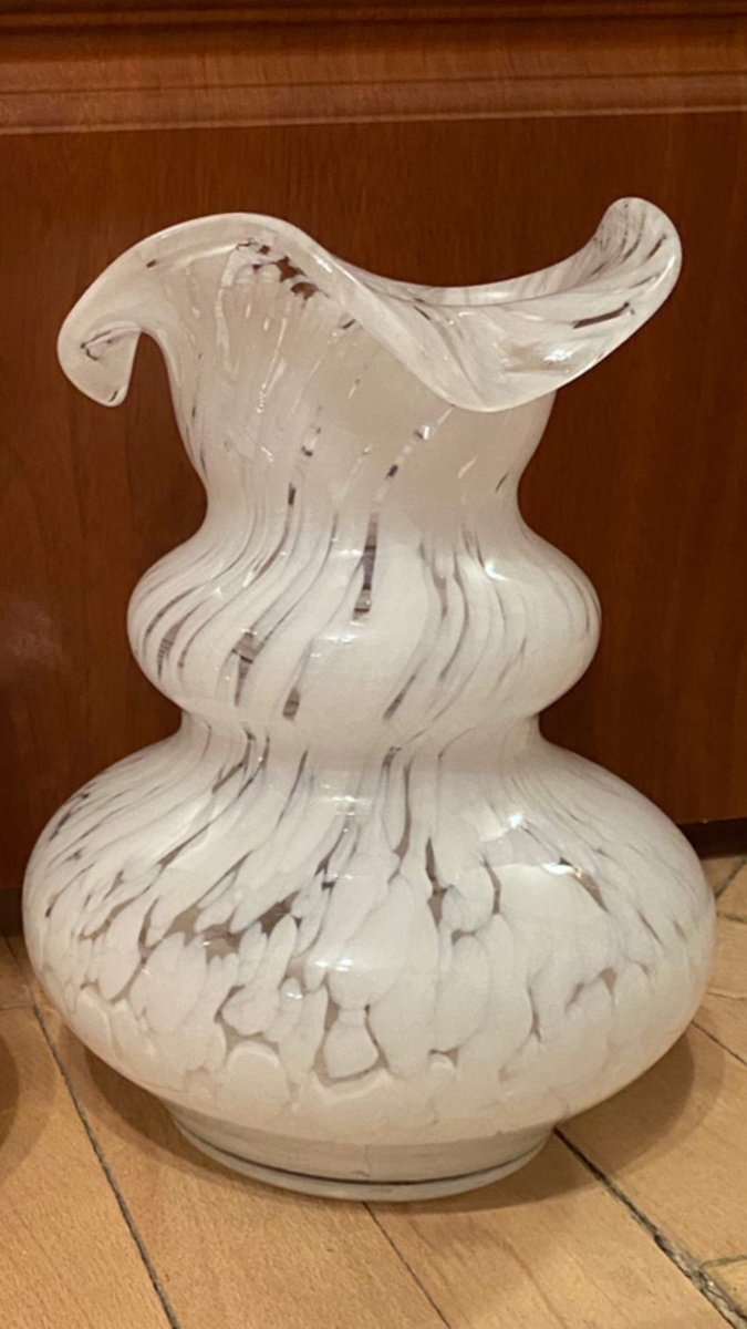 Вазы из сульфидного стекла. Завод «Красный май». Моя коллекция. Фото автора. 