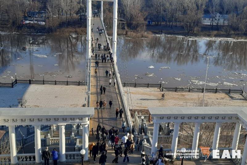    Спуск к Уралу в Оренбурге