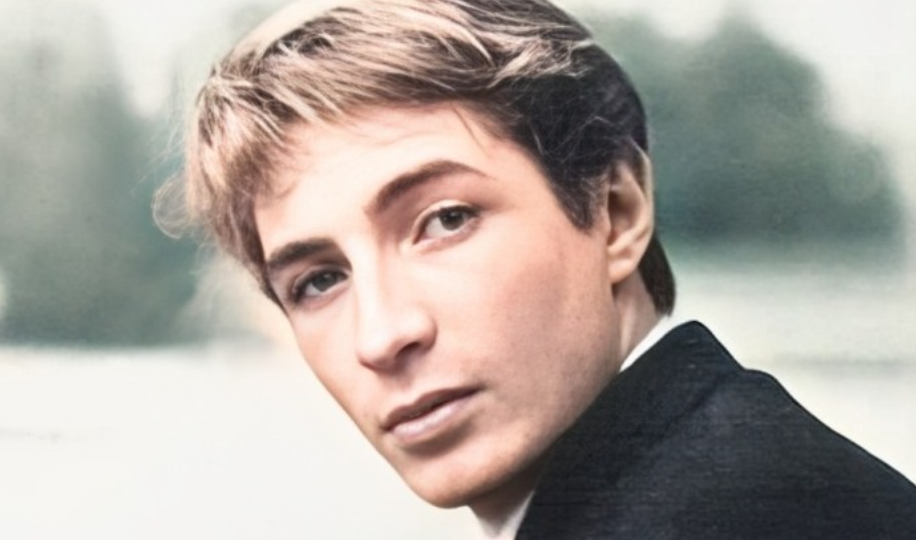 Опасный магнетизм и проклятие славы: почему его тело увезли тайно, а женщина, которую он любил, боялась его до дрожи