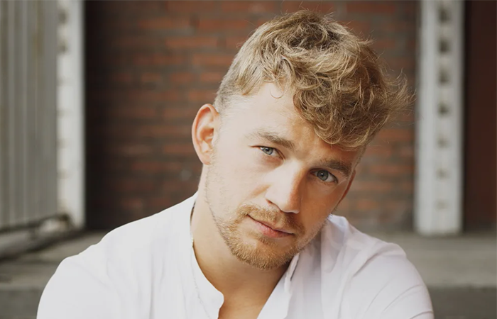 Подрос на 12 см ради мечты, потерял маленькую дочь и стал одним из самых востребованных актеров нового поколения: Алексей Демидов