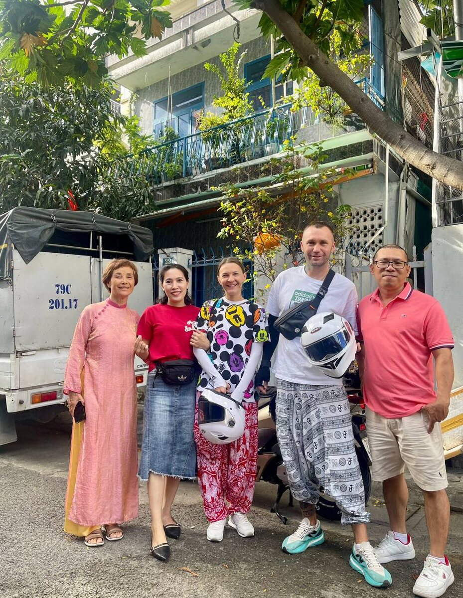 Мари, Хэ с мужем и мы