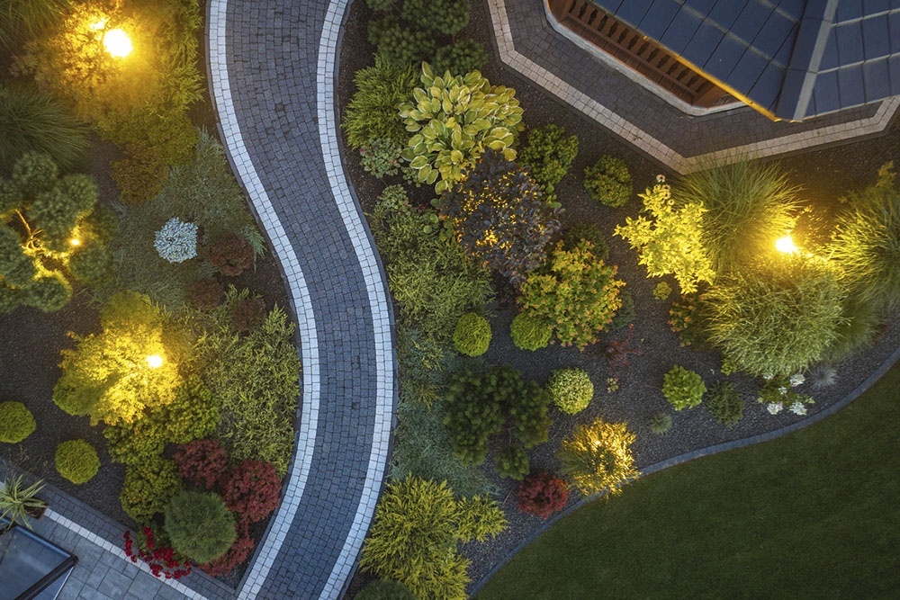    Популяризация ландшафтного дизайна вдохновляет дачников создавать красивые и функциональные участки. / iStock