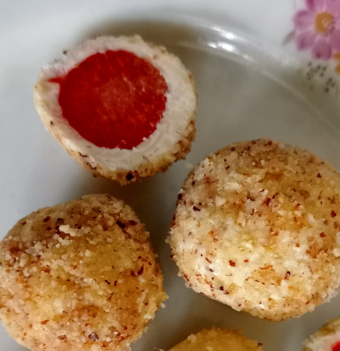 Сырные шарики с клубникой, фото авторов